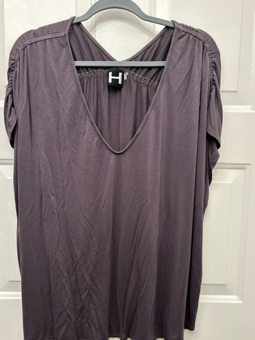 H by bordeaux Plum V-Neck Short Sleeve Blouse